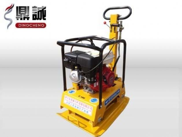 點(diǎn)擊查看詳細(xì)信息<br>標(biāo)題：雙向振動(dòng)平板夯 閱讀次數(shù)：13750