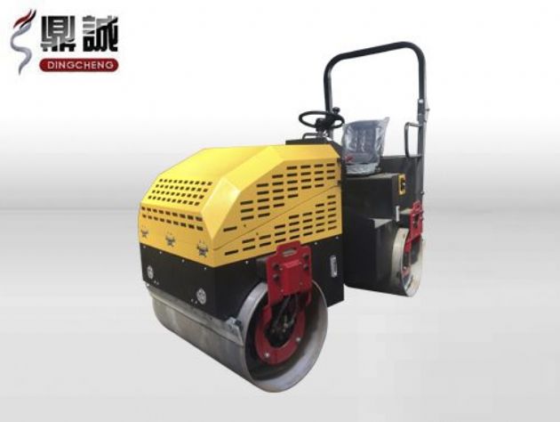 點(diǎn)擊查看詳細(xì)信息<br>標(biāo)題：2.5噸全液壓座駕式振動(dòng)壓路機(jī) 閱讀次數(shù)：15077