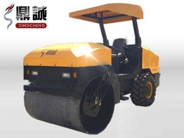 點(diǎn)擊查看詳細(xì)信息<br>標(biāo)題：4噸單鋼輪振動(dòng)壓路機(jī) 閱讀次數(shù)：14064