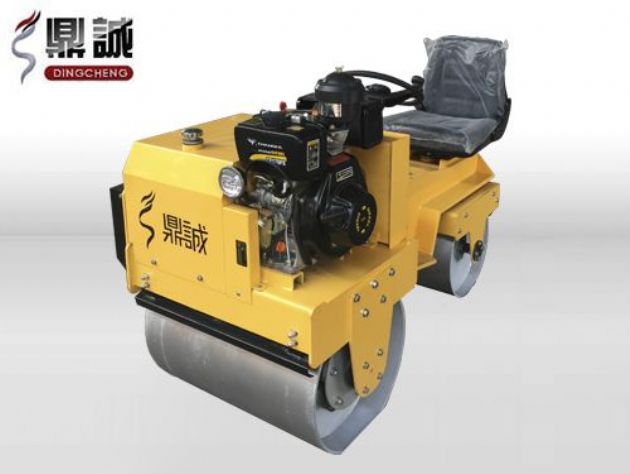 點(diǎn)擊查看詳細(xì)信息<br>標(biāo)題：DC850C座駕式壓路機(jī) 閱讀次數(shù)：15806