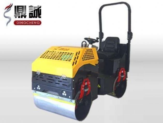 點(diǎn)擊查看詳細(xì)信息<br>標(biāo)題：1噸全液壓振動(dòng)壓路機(jī) 閱讀次數(shù)：14804